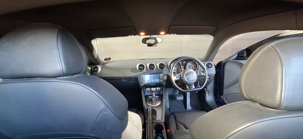 Audi  TT  2.0  T  FSI  S -Tronic Coupe